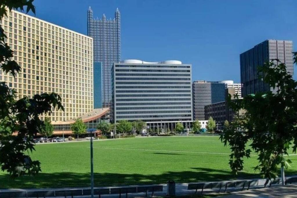 Apartment Sprawling Stadium Views Wonderful Location 24-7 Parking Gym Lounge *